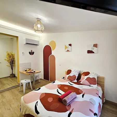 Confort ! Centre-ville, Climatisation, Parking, Wifi, Calme, Tv דירה קרקסון