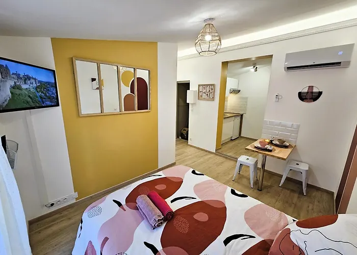 Confort ! Centre-ville, Climatisation, Parking, Wifi, Calme, Tv Daire